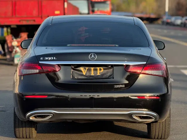 Mercedes-Benz E-Class — Фото автомобиля 9