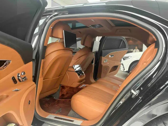 Bentley Flying Spur — Фото автомобиля 6