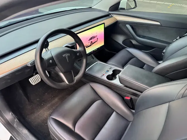 Tesla Model 3 — Фото автомобиля 7