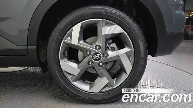 Hyundai Venue — Фото автомобиля 6