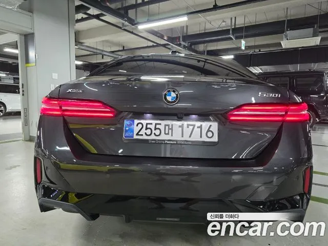 BMW 5-Series 5 серия (G60) 530i xDrive M Sport — Фото автомобиля 3