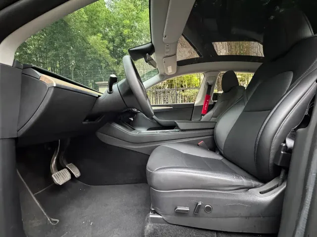 Tesla Model Y — Фото автомобиля 8
