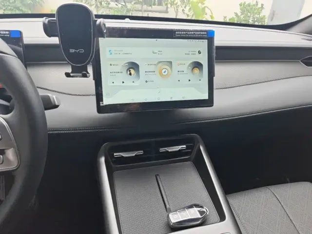 BYD Qin PLUS — Фото автомобиля 12