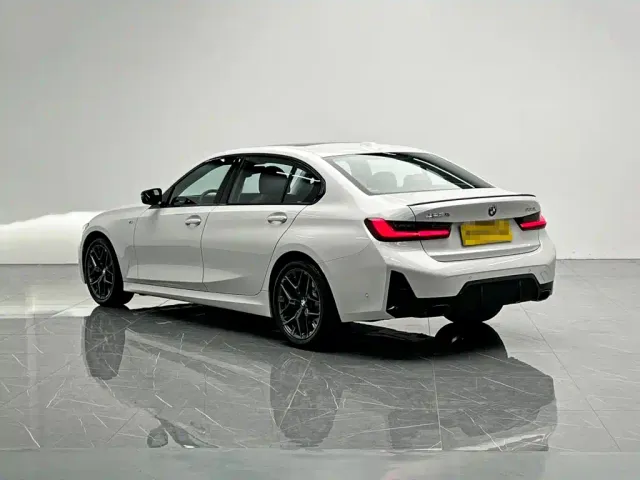 BMW 3 Series — Фото автомобиля 4