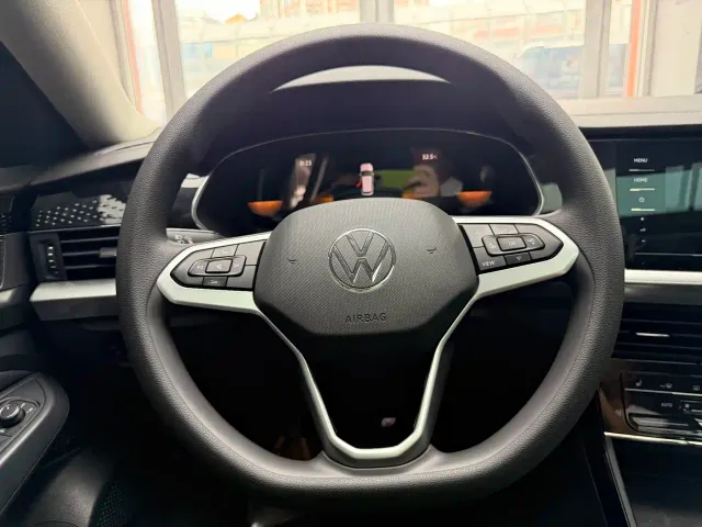 Volkswagen Passat — Фото автомобиля 9