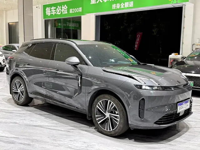 Lynk & Co 08 EM-P — Фото автомобиля 4
