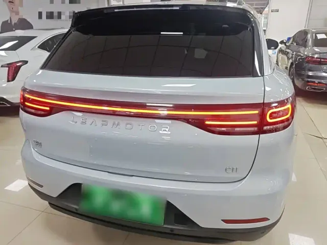 Leapmotor C11 — Фото автомобиля 5