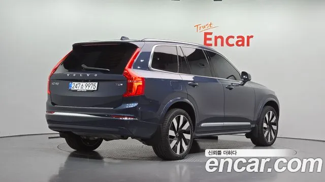 Volvo XC90 — Фото автомобиля 2