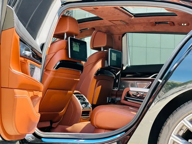 BMW 7 Series — Фото автомобиля 5