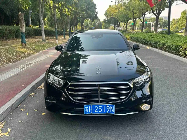 Mercedes-Benz E-Class — Фото автомобиля 2