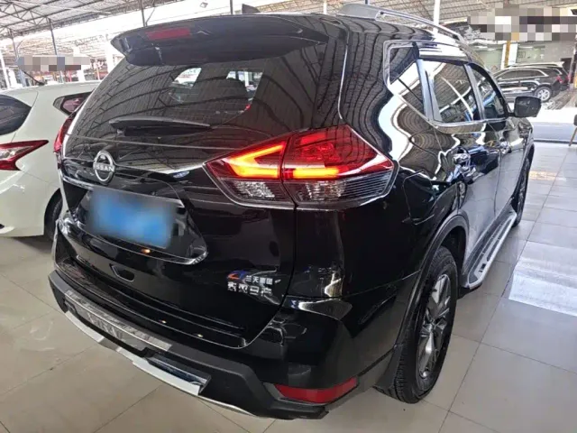 Nissan X-Trail — Фото автомобиля 6