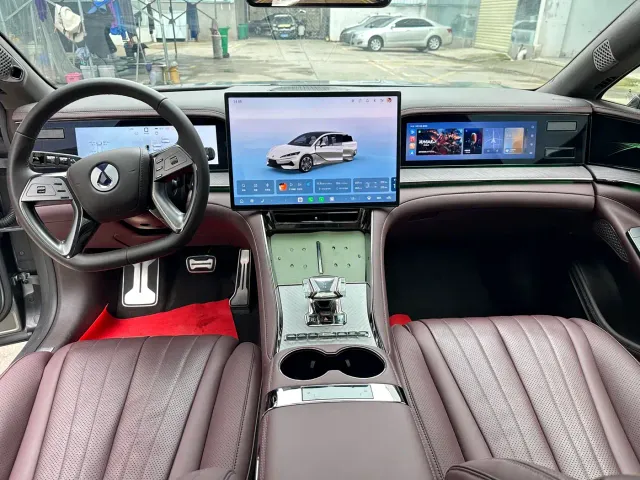 Denza Z9GT — Фото автомобиля 4
