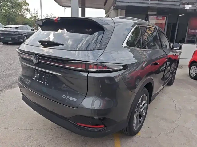 Changan CS75 Plus — Фото автомобиля 6
