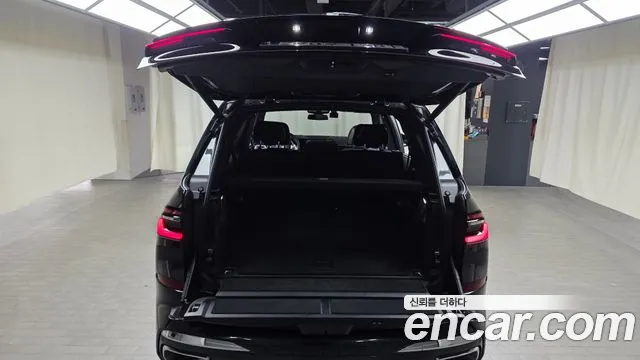 BMW X7 — Фото автомобиля 24