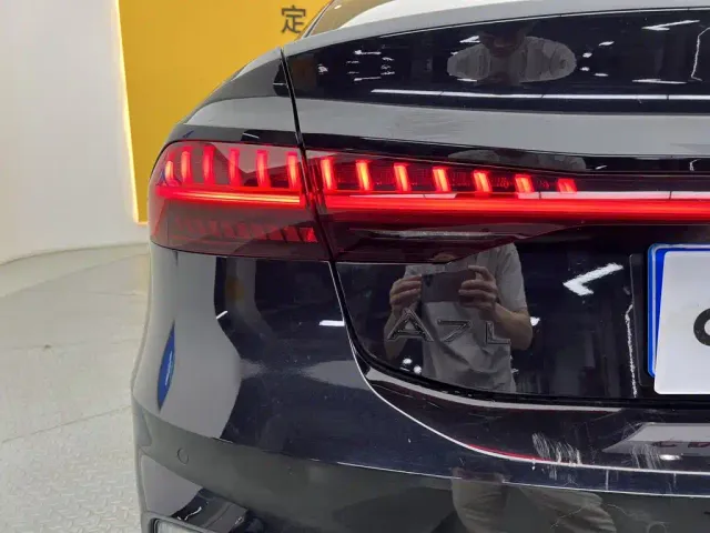 Audi A7L — Фото автомобиля 9