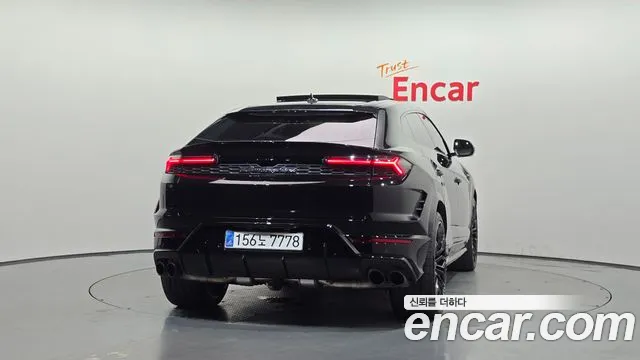 Lamborghini Urus — Фото автомобиля 4