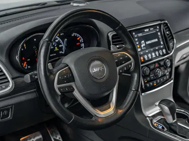 Jeep Grand Cherokee — Фото автомобиля 18