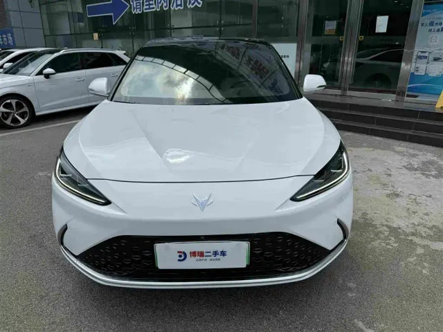Arcfox Alpha S — Фото автомобиля 3