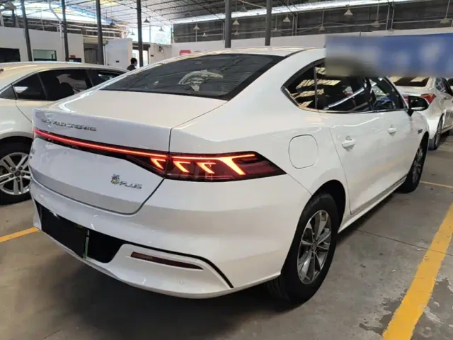 BYD Qin PLUS — Фото автомобиля 6
