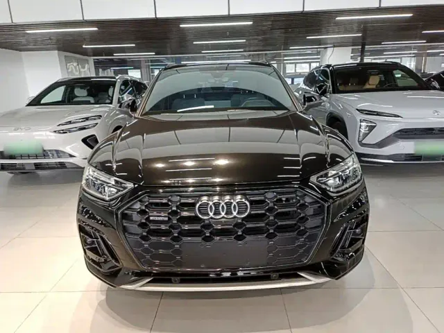 Audi Q5L — Фото автомобиля 2