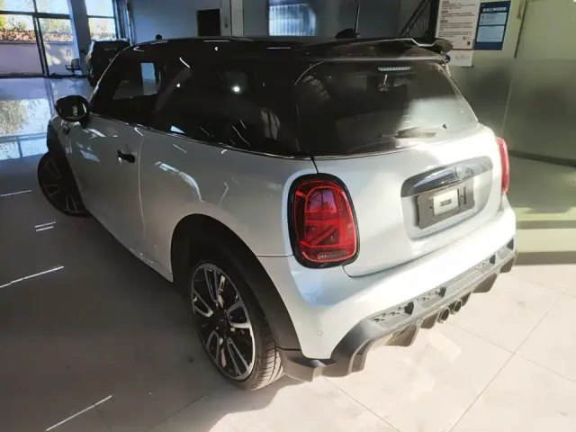 MINI Hatch — Фото автомобиля 4
