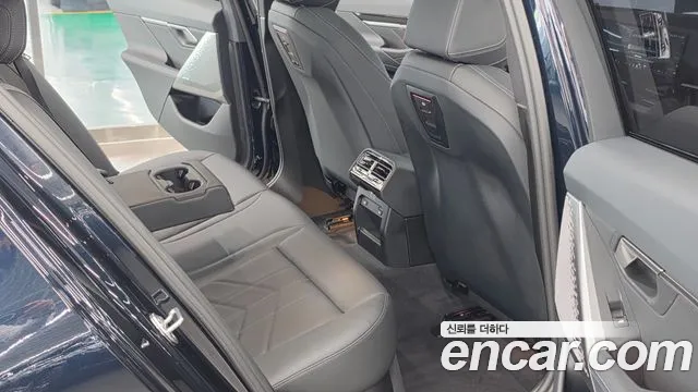 BMW 5 Series G60 — Фото автомобиля 13