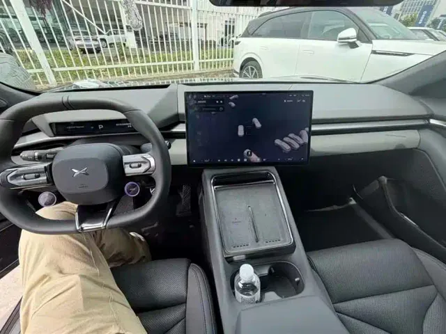 Xpeng P7 — Фото автомобиля 7