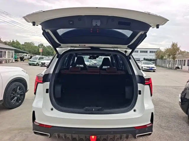 Changan CS75 Plus — Фото автомобиля 18