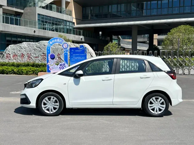 Honda Fit — Фото автомобиля 5