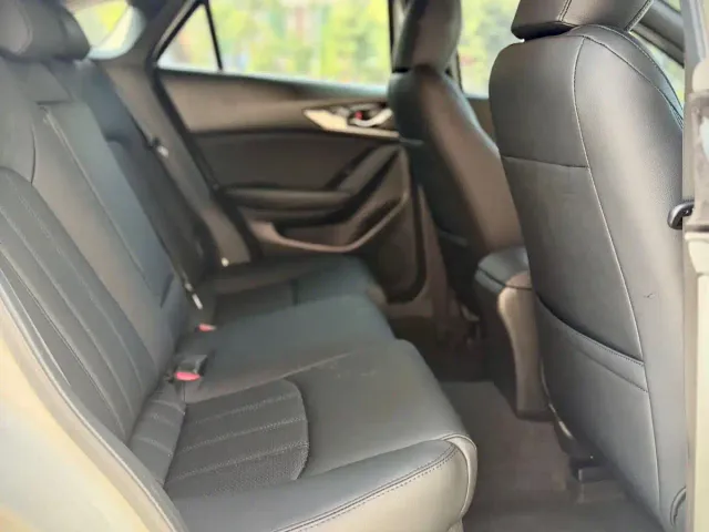 Mazda CX-4 — Фото автомобиля 12