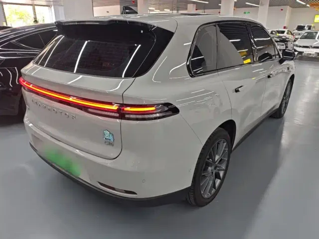 Leapmotor C10 — Фото автомобиля 6