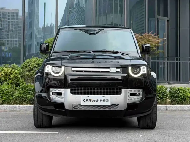Land Rover Defender — Фото автомобиля 2