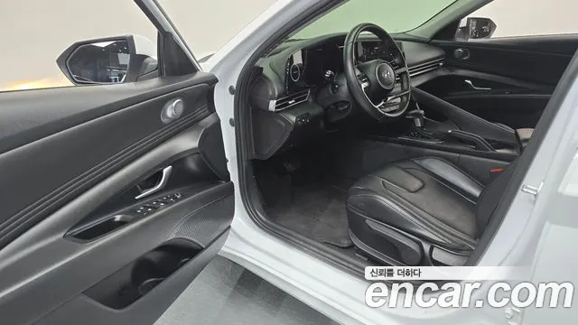 Hyundai Avante CN7 — Фото автомобиля 10