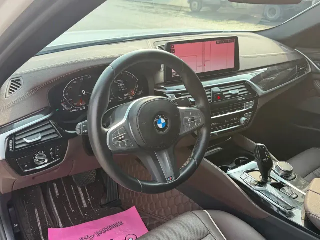 BMW 5 Series — Фото автомобиля 9