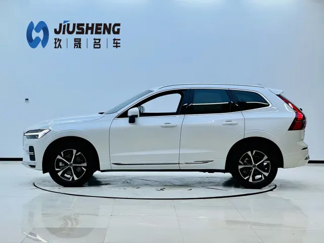 Volvo XC60 — Фото автомобиля 3