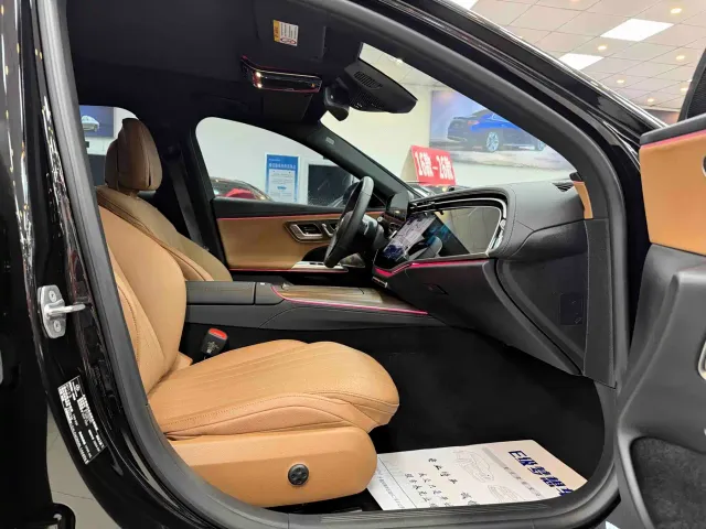 Mercedes-Benz E-Class — Фото автомобиля 16