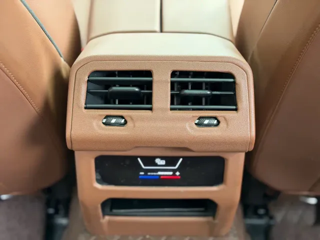 BMW i5 — Фото автомобиля 15