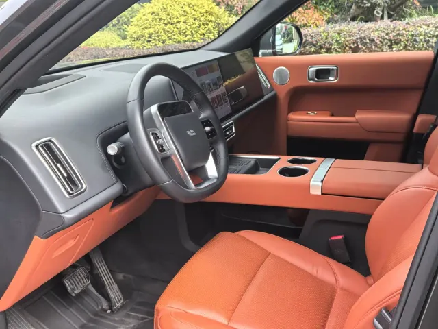 Li Auto L9 — Фото автомобиля 4