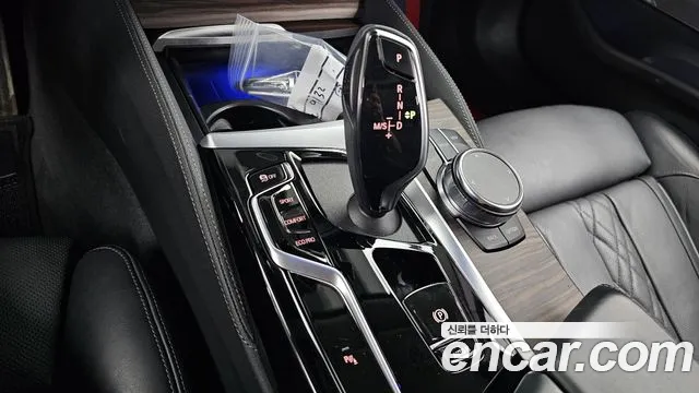BMW 5 Series G30 — Фото автомобиля 9