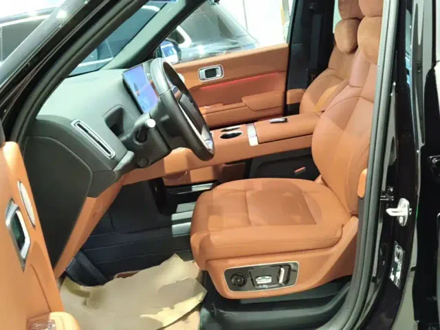 Li Auto L9 — Фото автомобиля 14