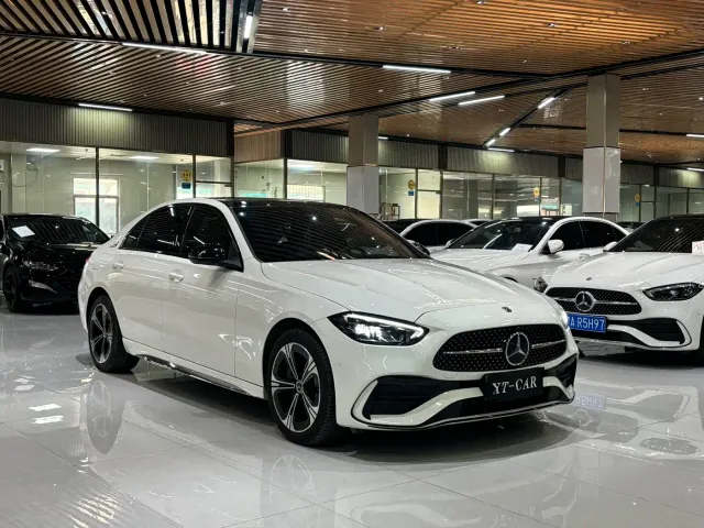 Mercedes-Benz C-Class — Фото автомобиля 3