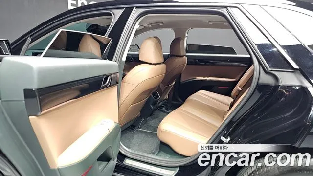 Hyundai Grandeur GN7 — Фото автомобиля 17