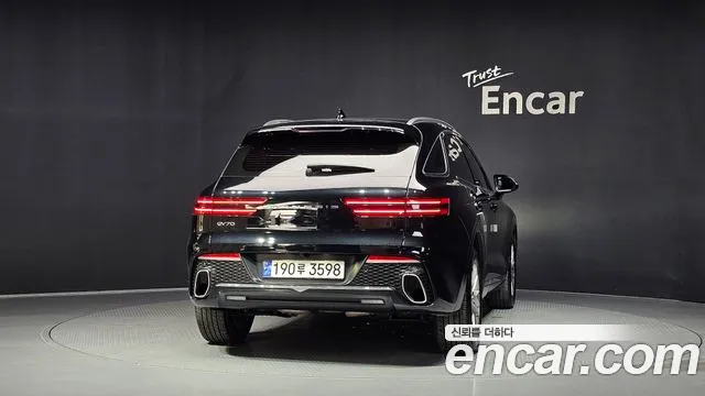 Genesis GV70 — Фото автомобиля 4