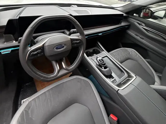 Ford Edge — Фото автомобиля 8