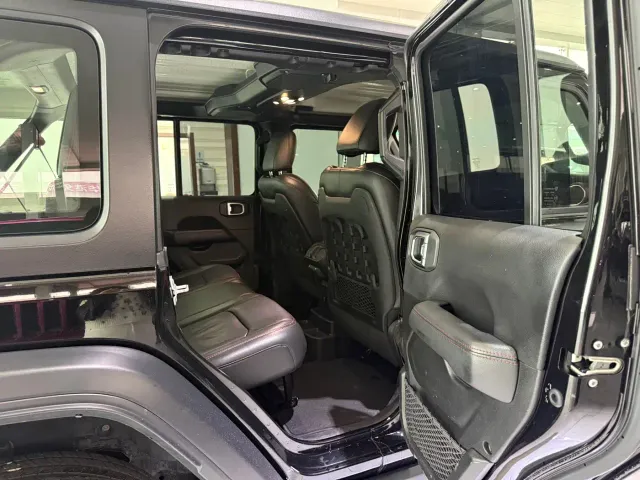 Jeep Wrangler — Фото автомобиля 8