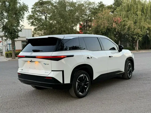Toyota BoZhi 3X — Фото автомобиля 8