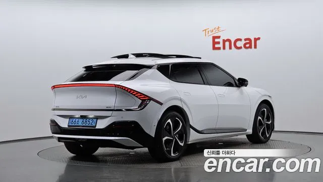 Kia EV6 — Фото автомобиля 2