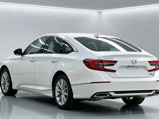 Honda Accord — Фото автомобиля 4