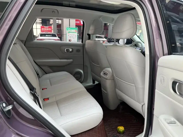 Leapmotor B10 — Фото автомобиля 6