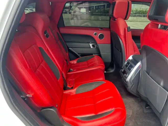 Land Rover Range Rover Sport — Фото автомобиля 9